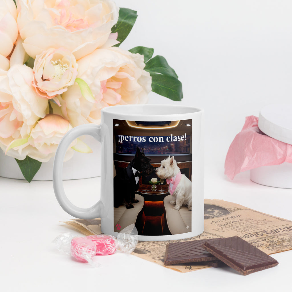 🐶💼💖 Strahlend weißer Becher – „Stilvolle Hunde“ Liebe, Eleganz und ein Hauch von Hunde-Luxus.